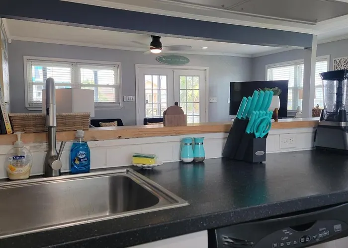Sea-La-Vie, Your Beach House Oasis